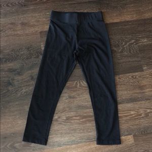 Forever 21 Black Capri Leggings